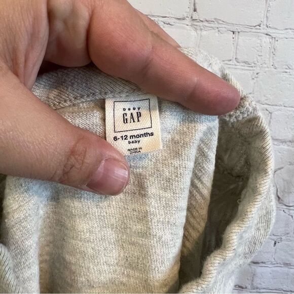 Baby GAP Raindeer sweatshirt size 6-12 months - Picture 3 of 3